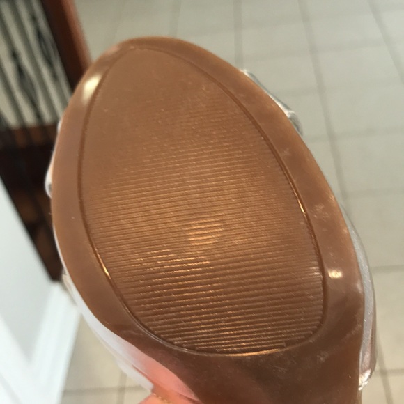 Guess platform silver gold pump. Cutout straps. Never worn. - Picture 6 of 10